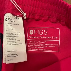 women's Ultra Rose Yola™ - Petite Skinny Scrub Pants - S - Petite NWT